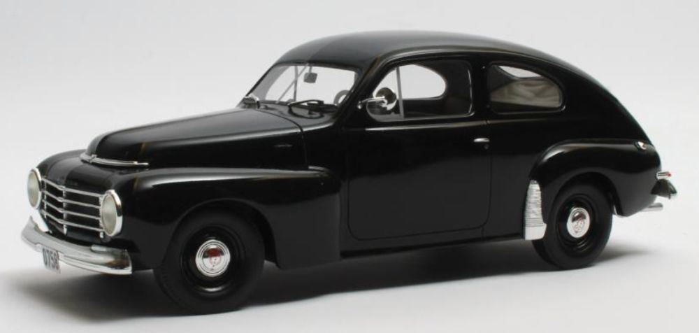 Cult 1:18 Scale Volvo PV444 Black 1952