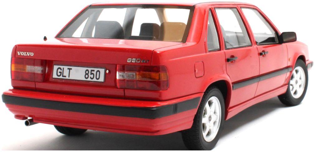 Cult 1:18 Scale Volvo 850 GLT Signal Red 1991-1994
