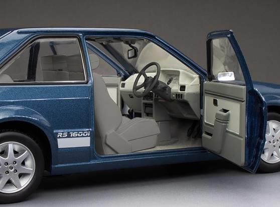 Sunstar 1:18th Scale Ford Escort RS1600i 1984 Caspian Blue
RHD UK Exclusive - Limited Edition 360pcs