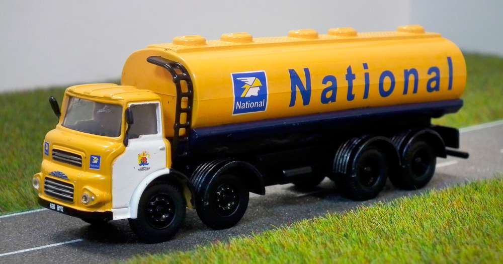 B-T Models 1:76 Scale Albion Reiver Tanker - National Benzole