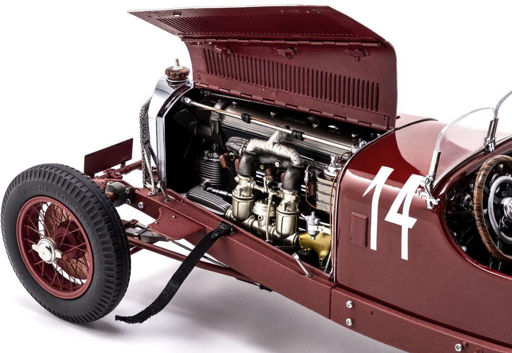 CMC 1:18 Scale Mercedes Benz SSK Argentinean Autumn Race 1931 Zatuszek #14