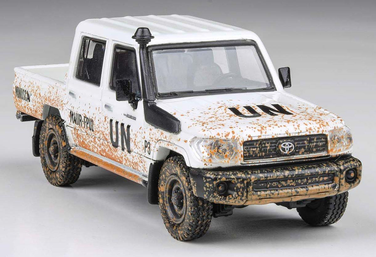 Paragon  1:64th Scale Toyota Land Cruiser LC79 UN Minusca Off Road Effect 2014 (LHD)
