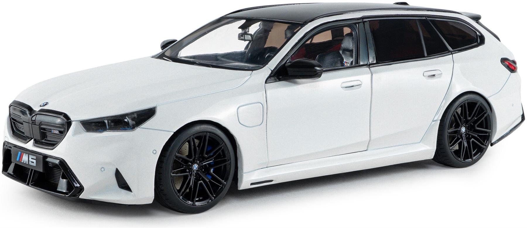 Solido  1:18th Scale BMW M5 Touring Alpine White Solid 2025