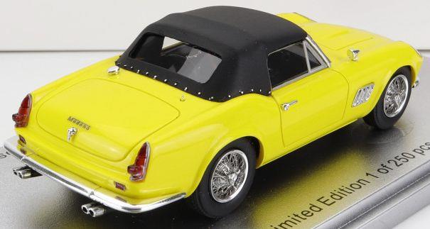 Kess 1:43 Scale Ferrari Modena 250GT California Spider Yellow Top Up 1961