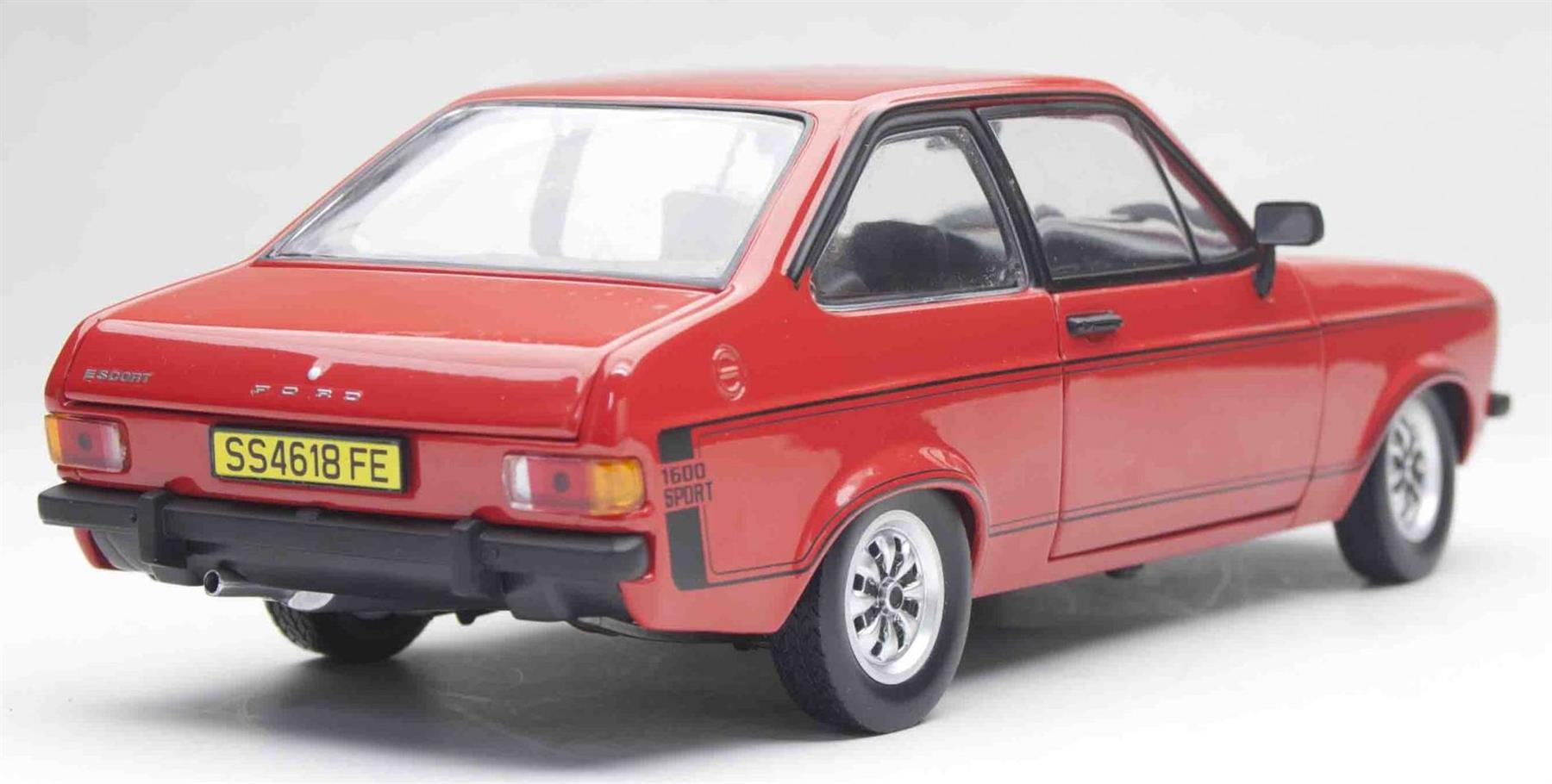 Sunstar 1:18 Scale Ford Escort MKII Sport Red 1975