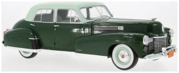 MCG Model Car Group 1:18th Scale Cadillac Fleetwood Series 60 Special Sedan
Light Green/Dark Green 1941