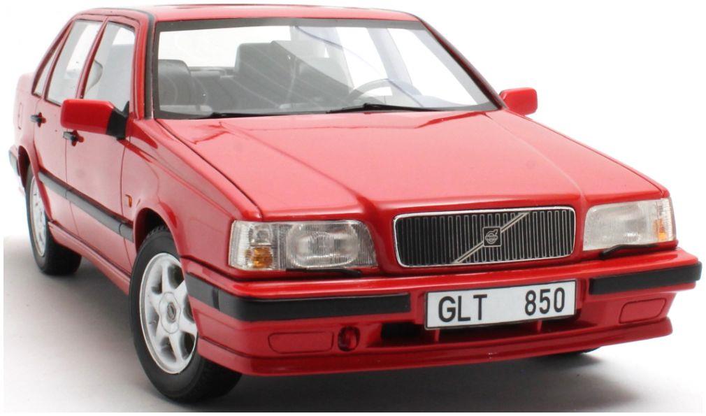 Cult 1:18 Scale Volvo 850 GLT Signal Red 1991-1994