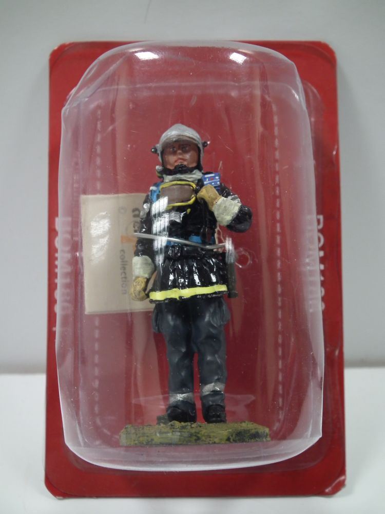 Atlas Editions 1:32 Scale Fireman-Fire Dress-Chemilly-Sur-Yonne-Fra0