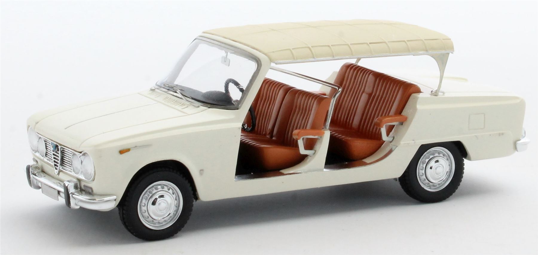 Matrix 1:43 Scale Alfa Romeo Giulia Torpedo Colli Closed White 1965