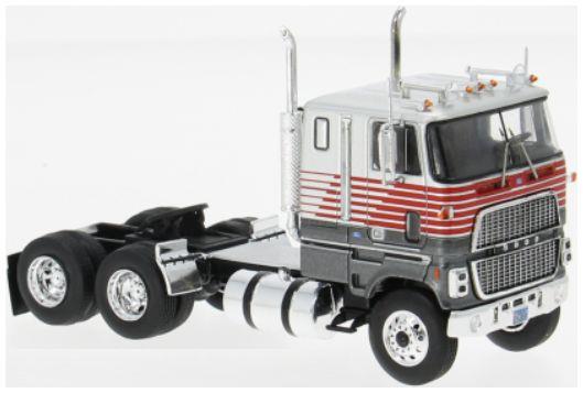 IXO  1:64th Scale Ford CL 9000 Silver 1976