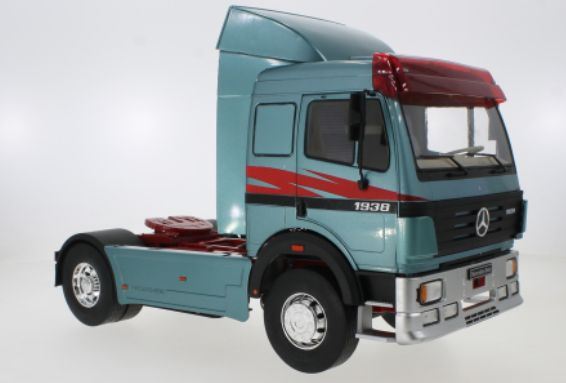 Model Car Group MCG 1:18 Scale Mercedes SK II Green 1994