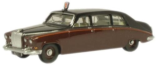 Oxford Diecast 1:76 Scale Daimler DS420 Limo Claret/Black (Queen Mot