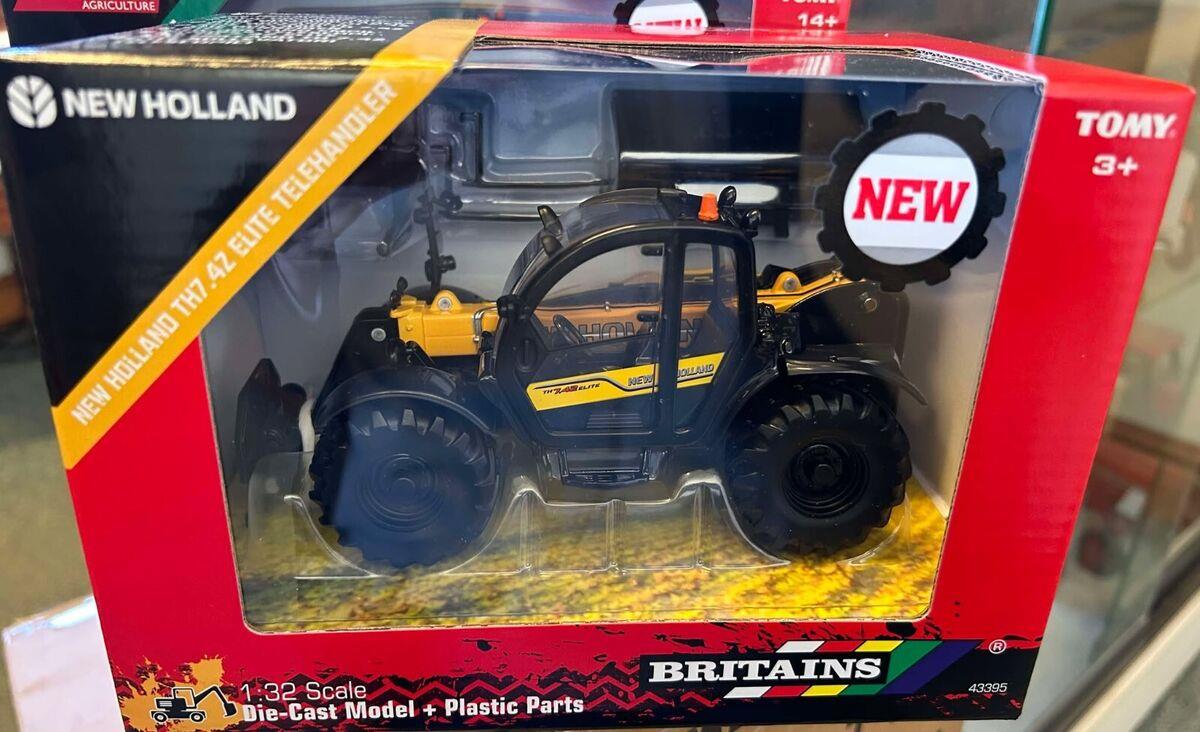 Britains 1:32 Scale New Holland TH7.42 Telehandler