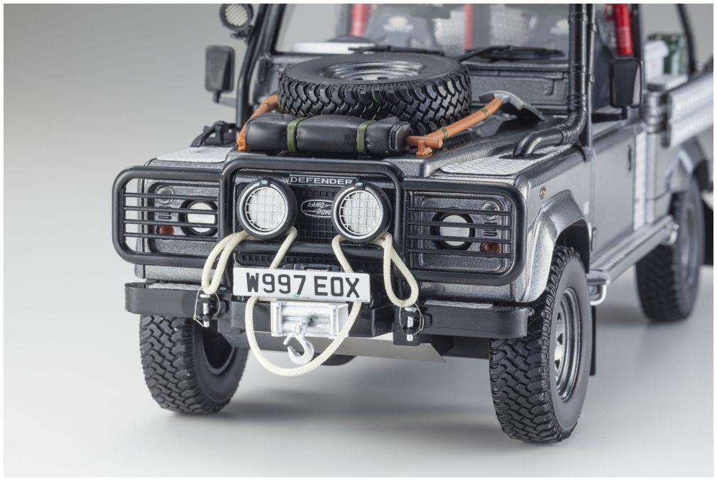 Kyosho 1:18 Scale Land Rover Defender 2001 Tomb Raider Edition (Resin)