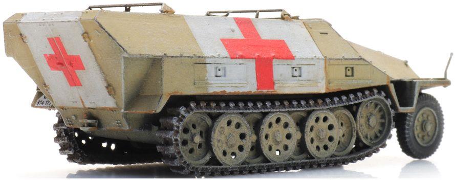 Artitec 1:87 Scale Sdkfz 251/8 Ausf D Sanitatspanzer (WM) Ready-Made, Painted