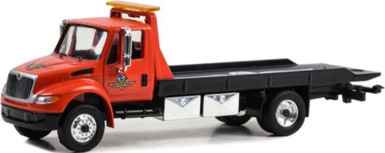 Greenlight 1:64 Scale International Durastar 4400 Indianapolis Motor Speedway Wings + Flag Flatbed Truck