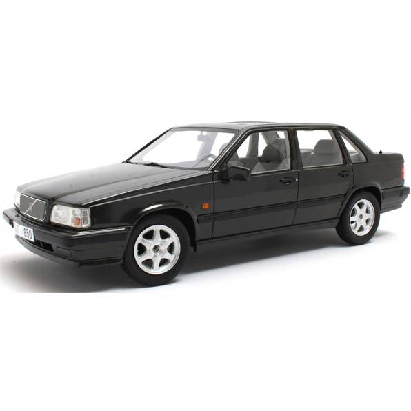 Cult 1:18 Scale Volvo 850 GLT Dark Grey Metallic 1991-1994