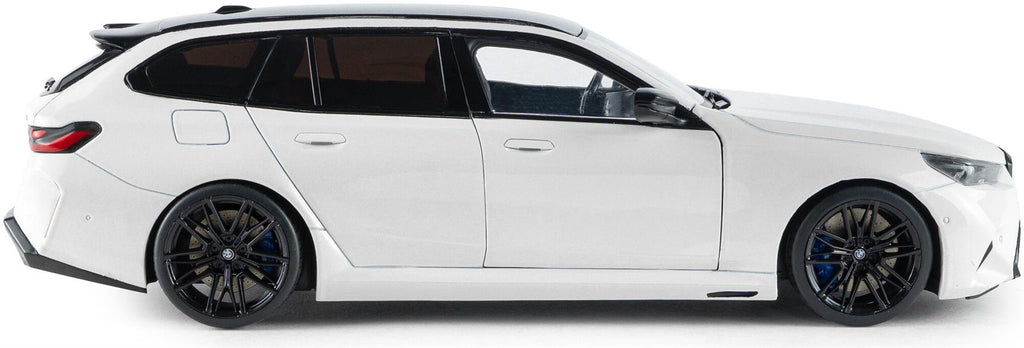 Solido  1:18th Scale BMW M5 Touring Alpine White Solid 2025