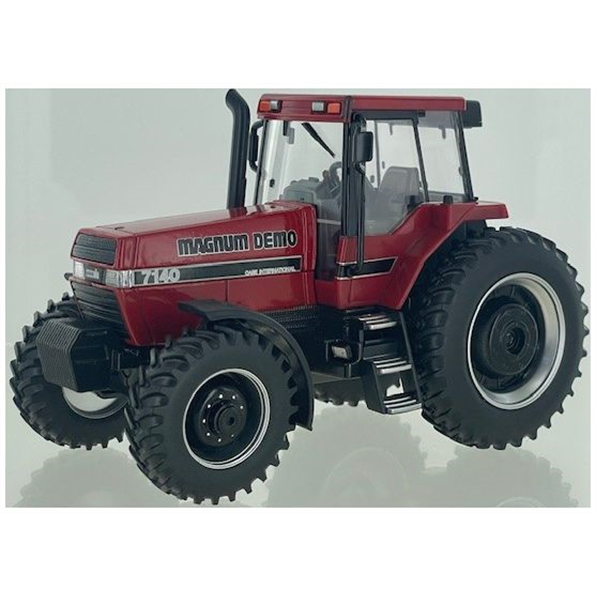 Britains 1:32 Scale Case IH Magnum 7140 Magnum Demo