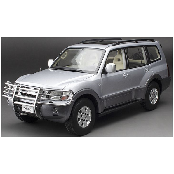 Sunstar 1:18 Scale Mitsubishi Pajero V73 Cool Silver (New Tooling) Limited Edition 300pcs