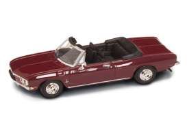 Road Signature 1:43 Scale Corvair Monza 1969 - Burgundy