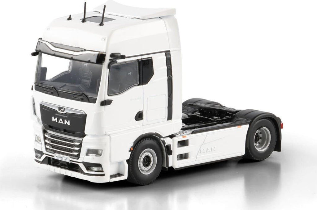 WSi 1:50th Scale MAN TGX GX 4x2 White Line