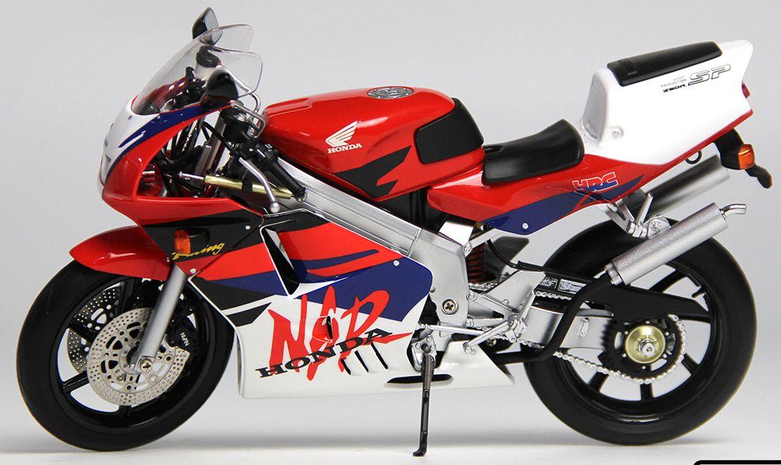 LCD Model 1:12 Scale Honda NSR250R SP Red