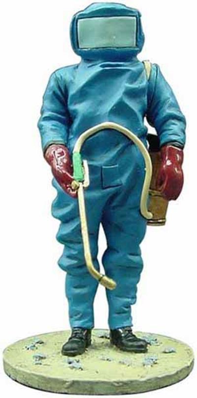 Atlas Editions 1:32 Scale Fireman labour dress against insects Fra90