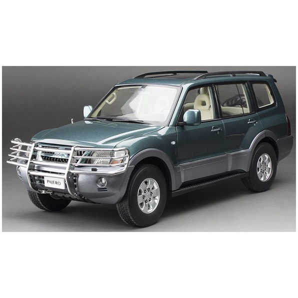 Sunstar 1:18 Scale Mitsubishi Pajero V73 Green Metallic (New Tooling) Limited Edition 300pcs