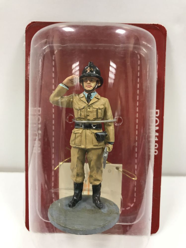 Atlas Editions 1:32 Scale Fireman - Workwear - Parma - Italia 1980