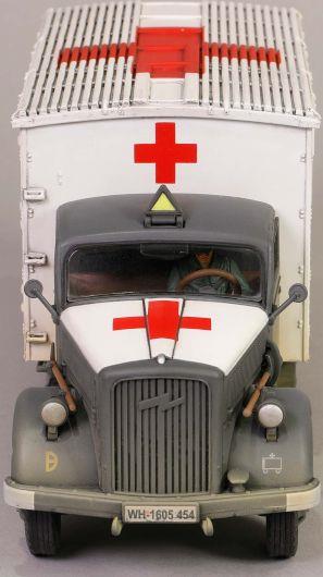 Forces Of Valor 1:32 Scale Opel Blitz Kfz 305 Ambulance White Rear Cabin