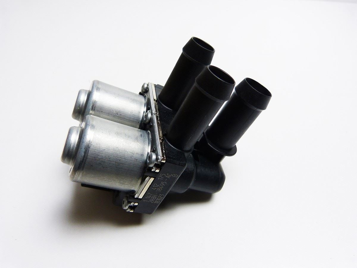 Jaguar S Type Petrol 2002-2008 Heater Water Valve XR840091