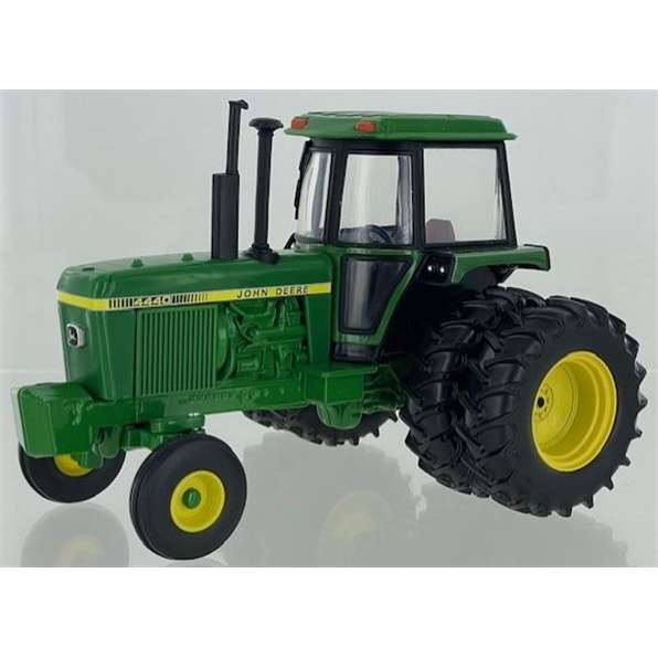 Britains 1:32 Scale John Deere 4440 2wd With Dual Rear Tyres (Special Release 2500pcs Ltd)