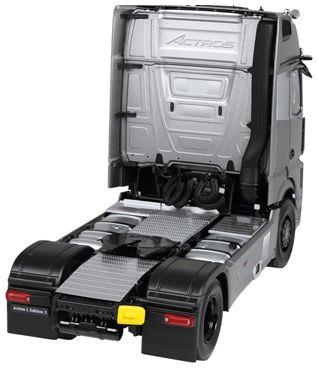NZG 1:18 Scale Mercedes Benz Actros Giga 'Edition 3'