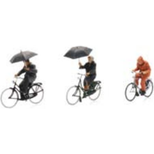 Artitec 1:87 Scale Cyclists in the Rain (3x) Ready Made Painted