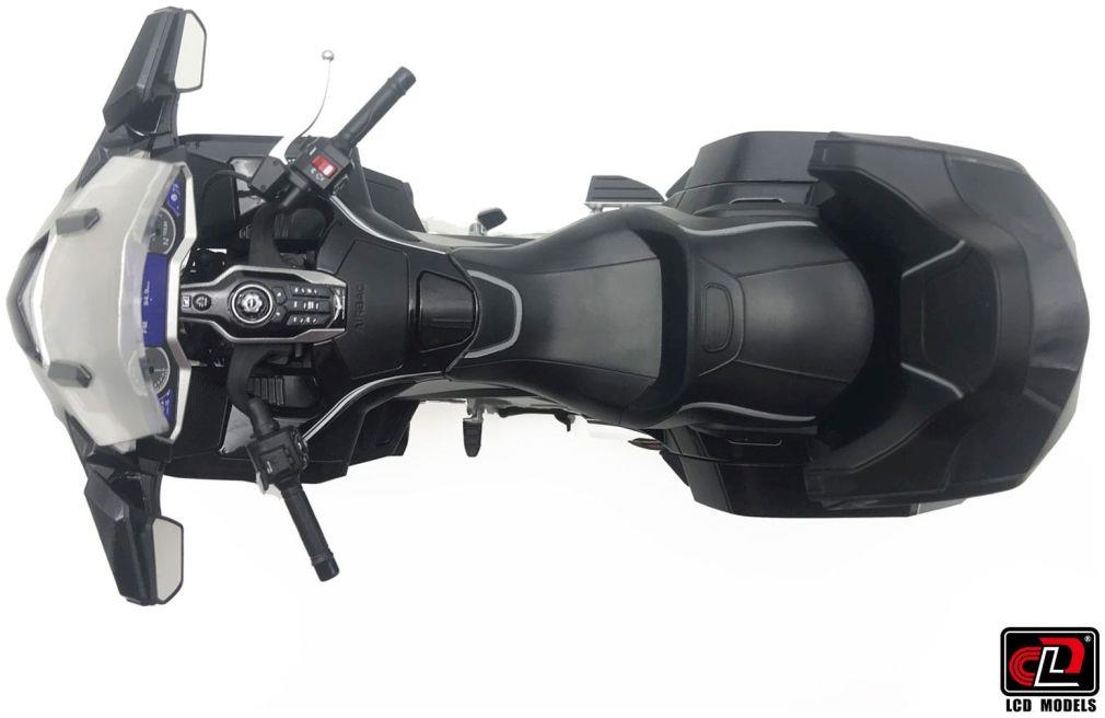 LCD Model 1:12 Scale Honda Goldwing Tour 2020 Heavy Grey Metallic