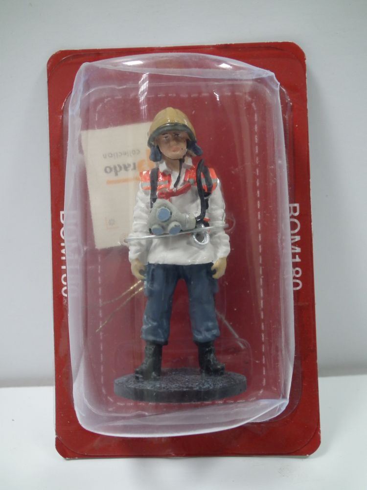 Atlas Editions 1:32 Scale Fireman Firedress - Bulgaria - 1998
