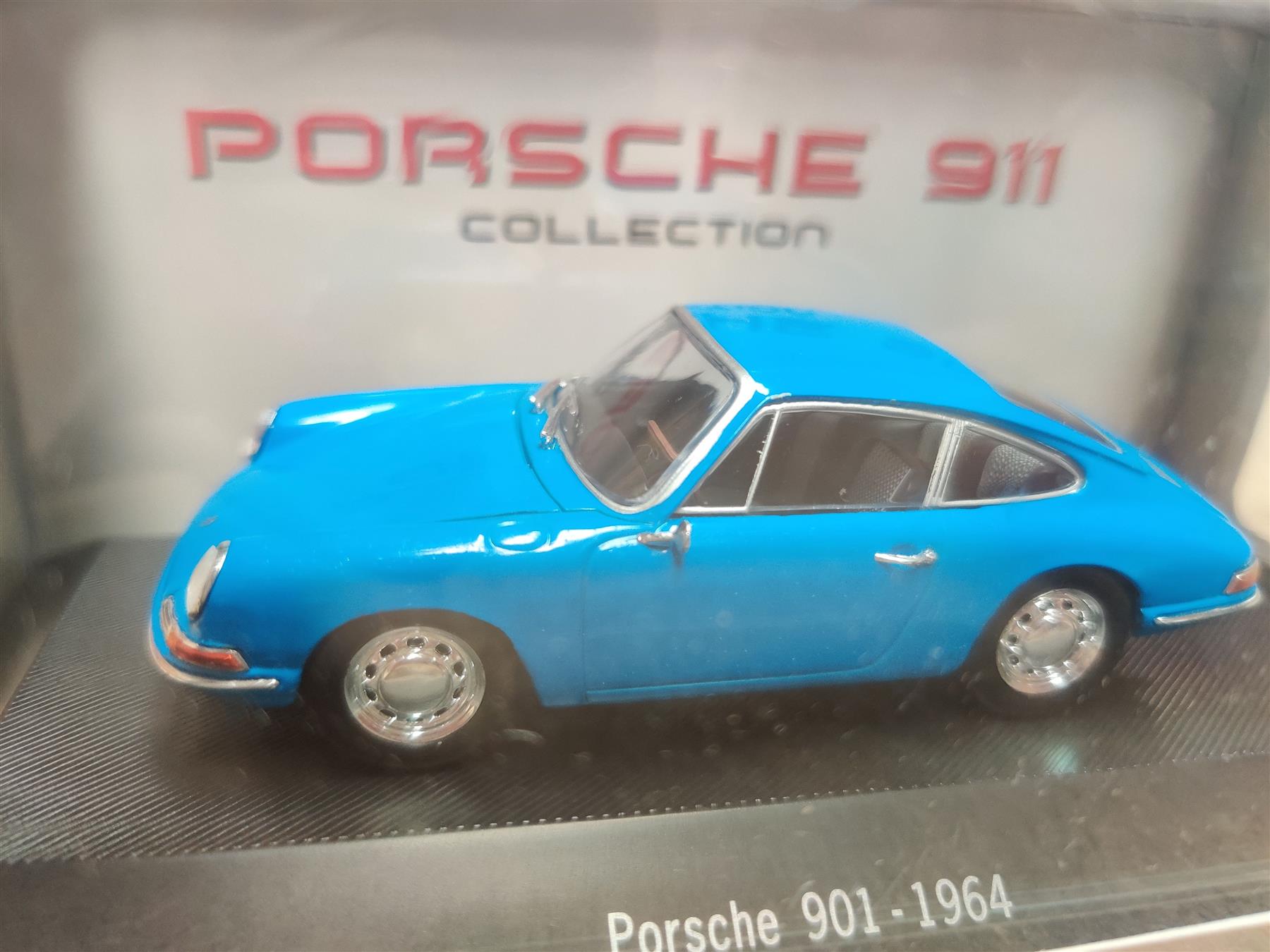 Atlas Editions 1:43 Scale Porsche 901 1964 Blue 'The First 911'