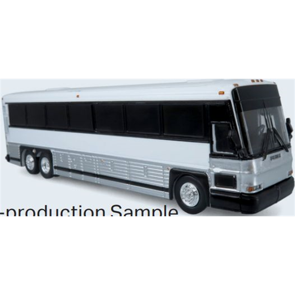 Iconic Replicas 1:87 Scale MCI D4000 Coach Blank White