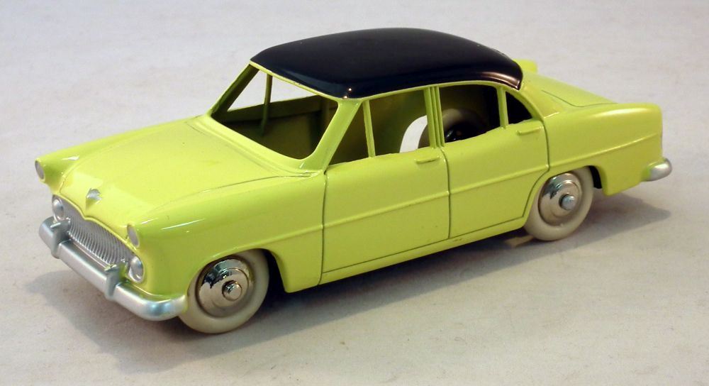 Atlas Editions   Simca Versailles - Yellow (24Z) Atlas reproduced 'Dinky'