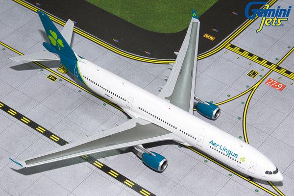 Gemini Jets 1:400th Scale Boeing B787-9 United Airlines N61101 '100 Years' (Flaps Down)