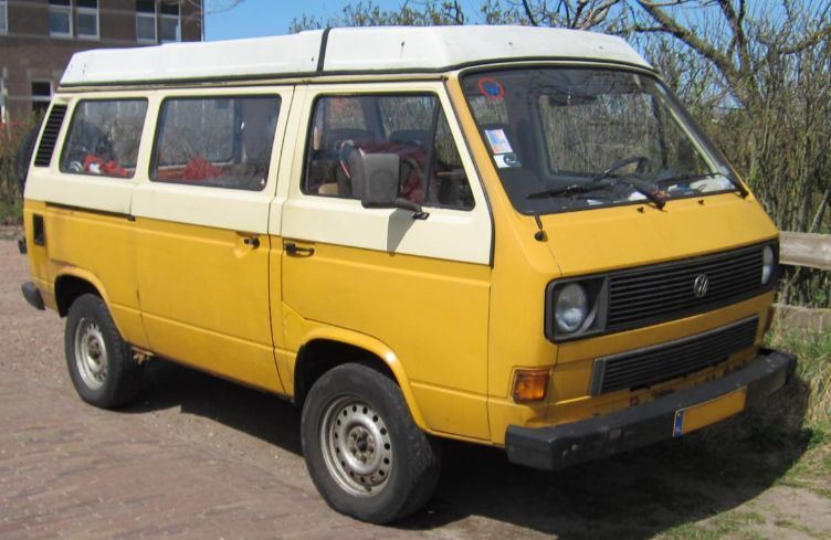 Revell 1:25 Scale VW T3 Bus Model Set
