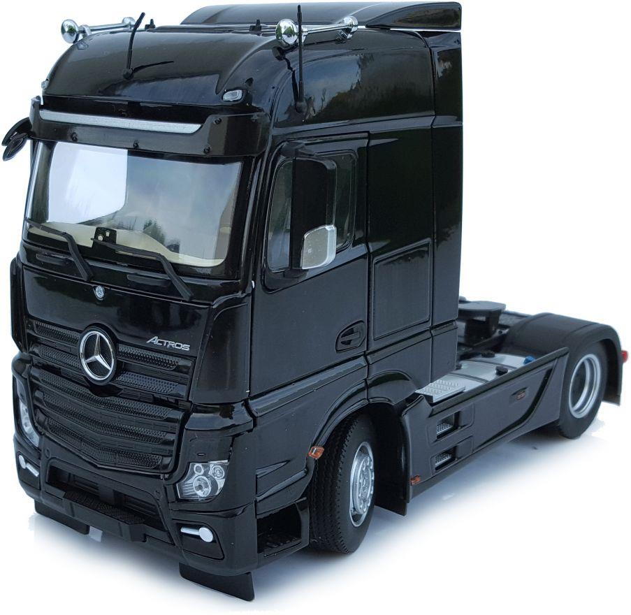 Marge Farm Models 1:32nd Scale Mercedes Benz Actros Bigspace 4x2 Black
