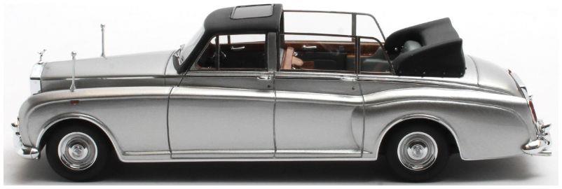 Matrix 1:43 Scale Rolls Royce Phantom VI Landaulette Silver Metallic 1973