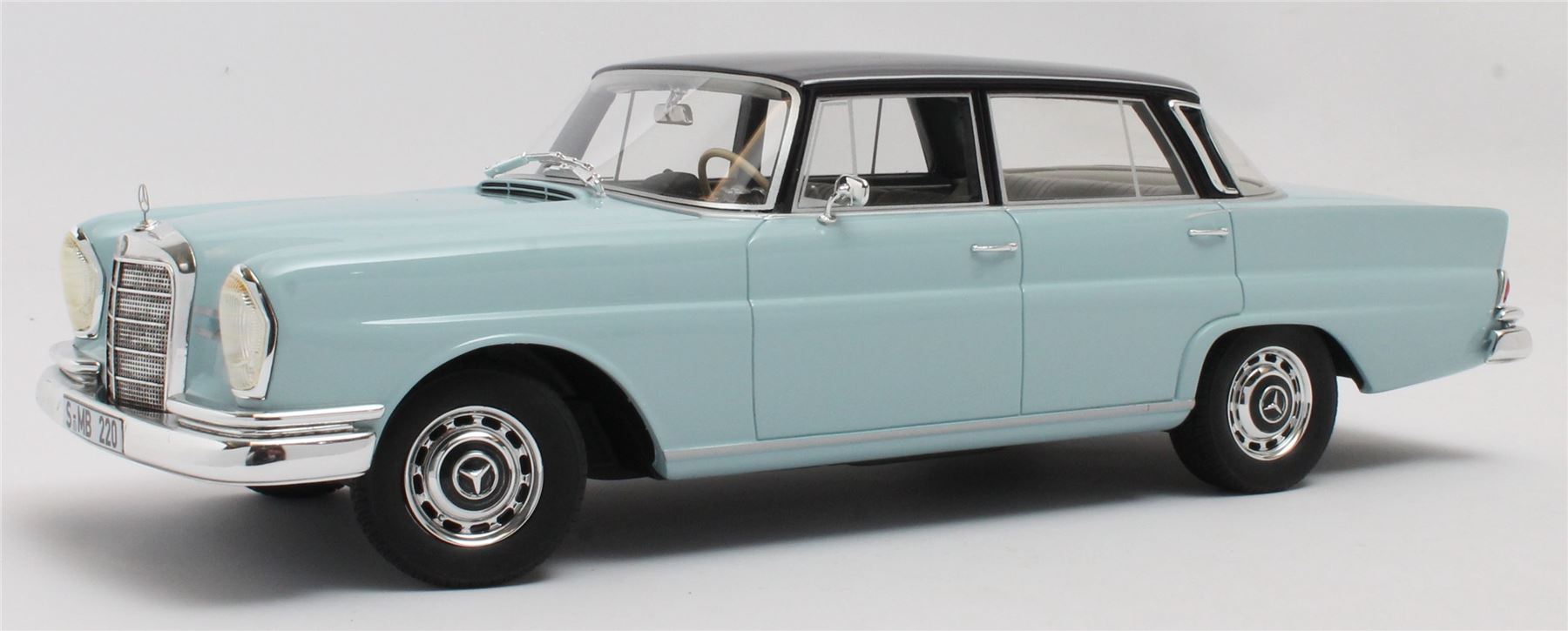 Cult 1:18 Scale Mercedes Benz 220SE W111 Blue/Dark Blue Roof 59-65