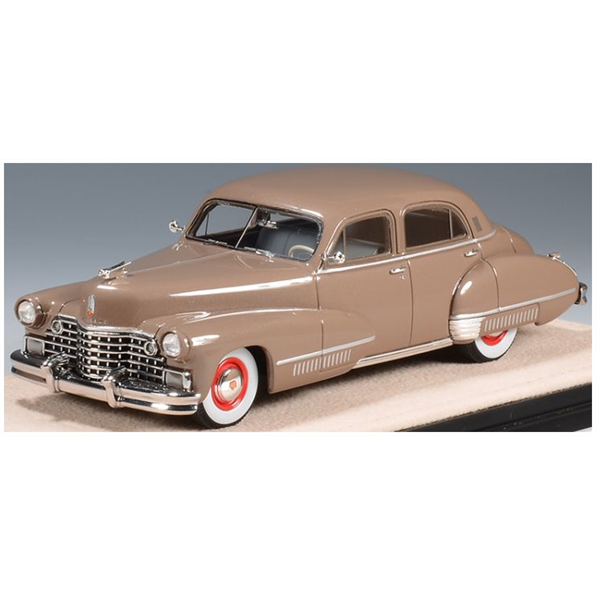 GLM 1:43 Scale Cadillac Sixty Special Pawnee Beige 1942