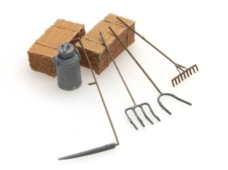 Artitec H0 Scale Farmer's Tools Scythe Rake Pitchfork (2) 1:87 Ready-Made, Painted