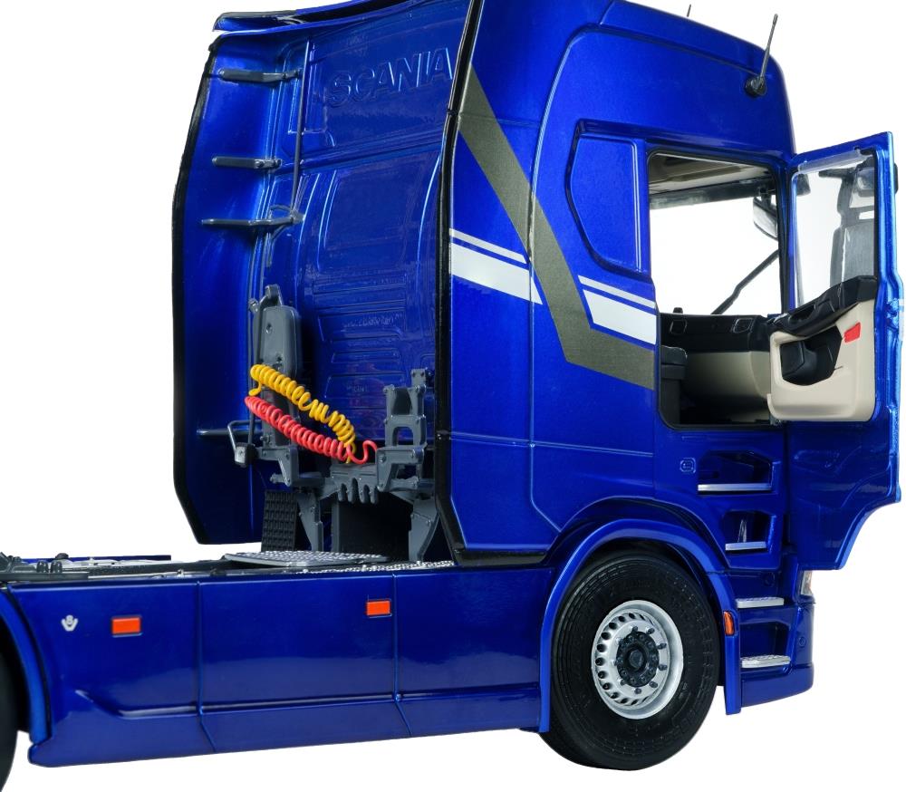 Solido  1:24th Scale Scania 580S Highline Metallic Blue 2023