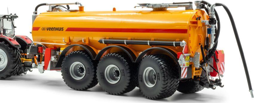 Universal Hobbies 1:32 Scale Veenhuis Profiline 3 Axle Slurry Tanker Limited Edition