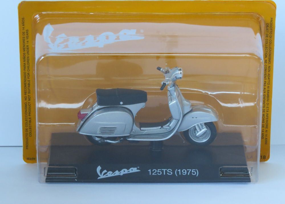 Atlas Editions 1:18 Scale Vespa 125 TS - 1975 Vespa Collection in 1:18